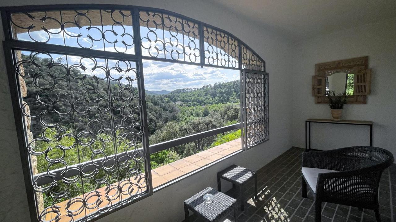 Hôtel&Restaurant Les 3 Barbus Anduze Extérieur photo