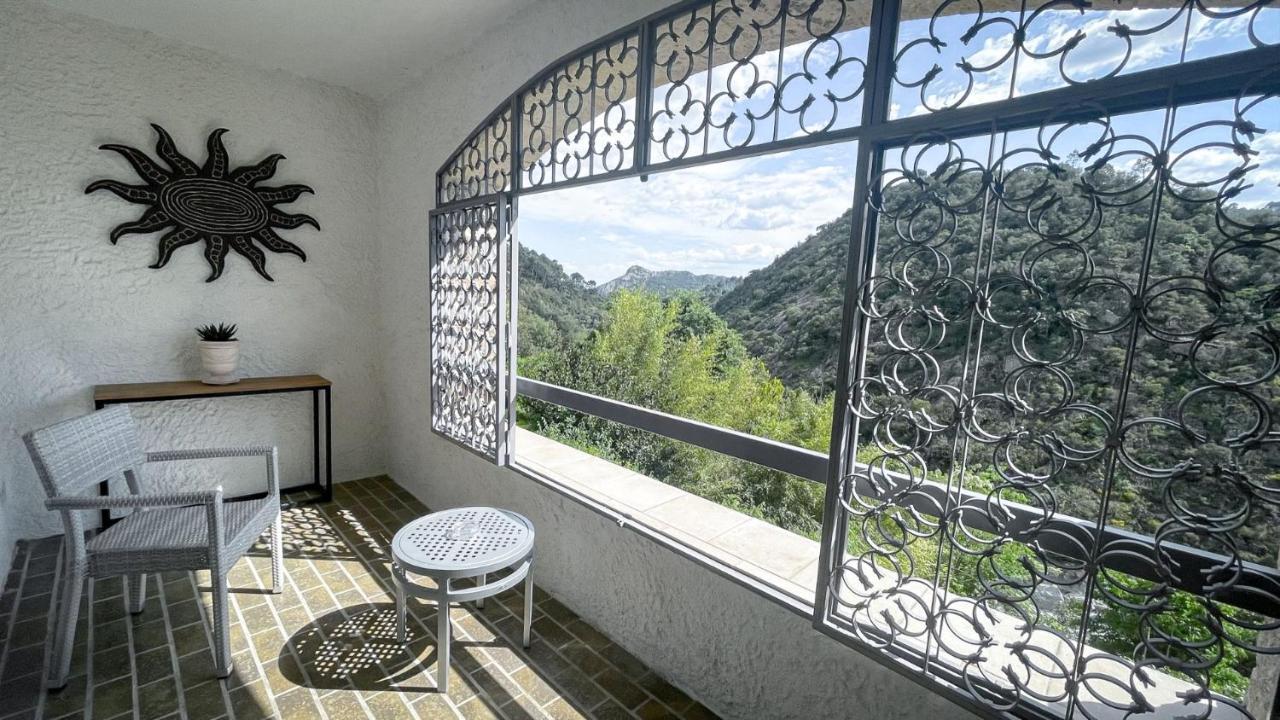Hôtel&Restaurant Les 3 Barbus Anduze Extérieur photo