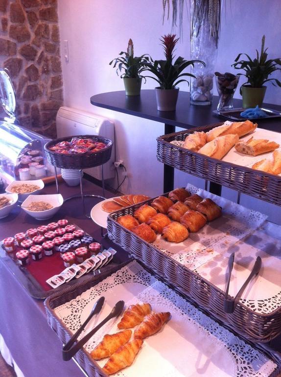 Hôtel&Restaurant Les 3 Barbus Anduze Extérieur photo